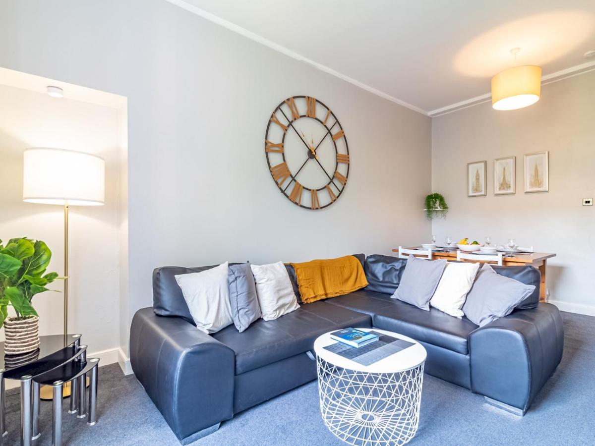 Pass The Keys Spacious And Homely Flat On The Royal Mile 爱丁堡 外观 照片