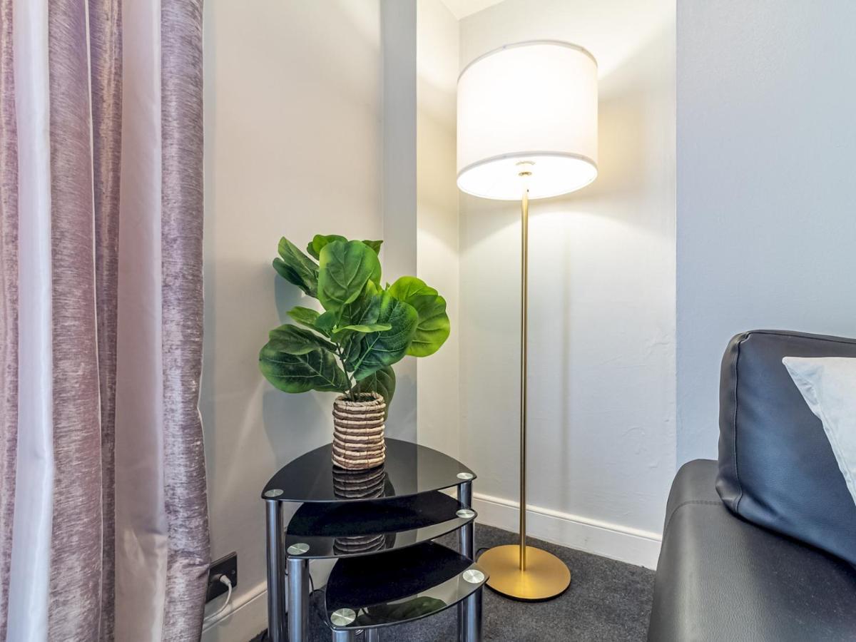 Pass The Keys Spacious And Homely Flat On The Royal Mile 爱丁堡 外观 照片