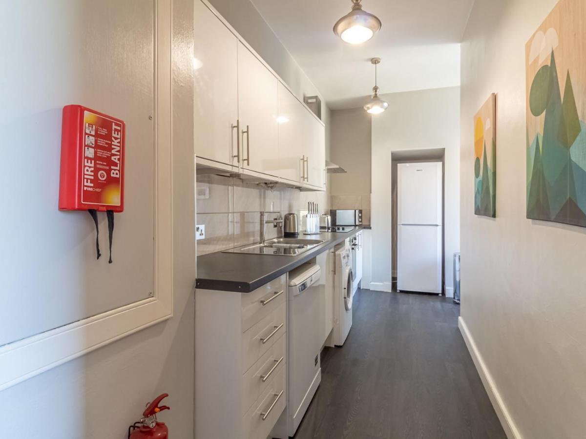 Pass The Keys Spacious And Homely Flat On The Royal Mile 爱丁堡 外观 照片
