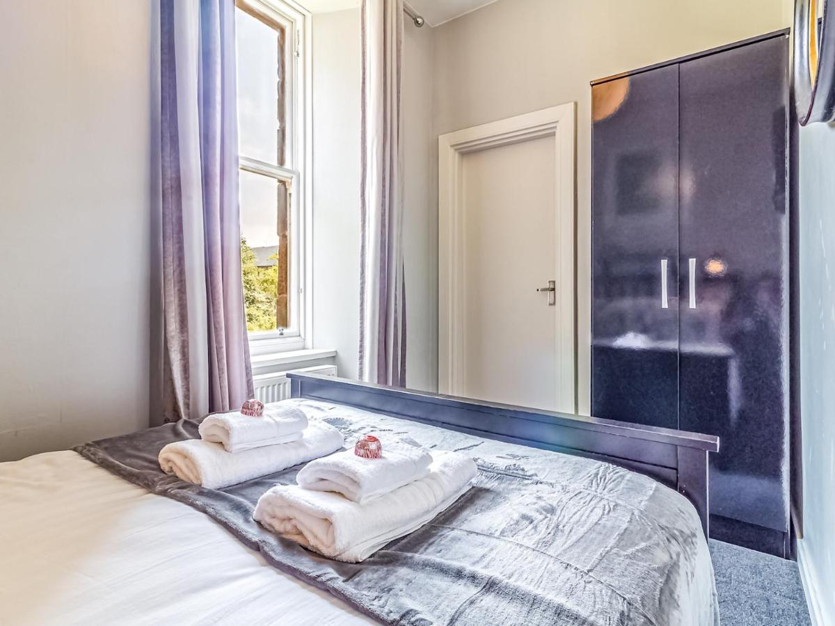 Pass The Keys Spacious And Homely Flat On The Royal Mile 爱丁堡 外观 照片